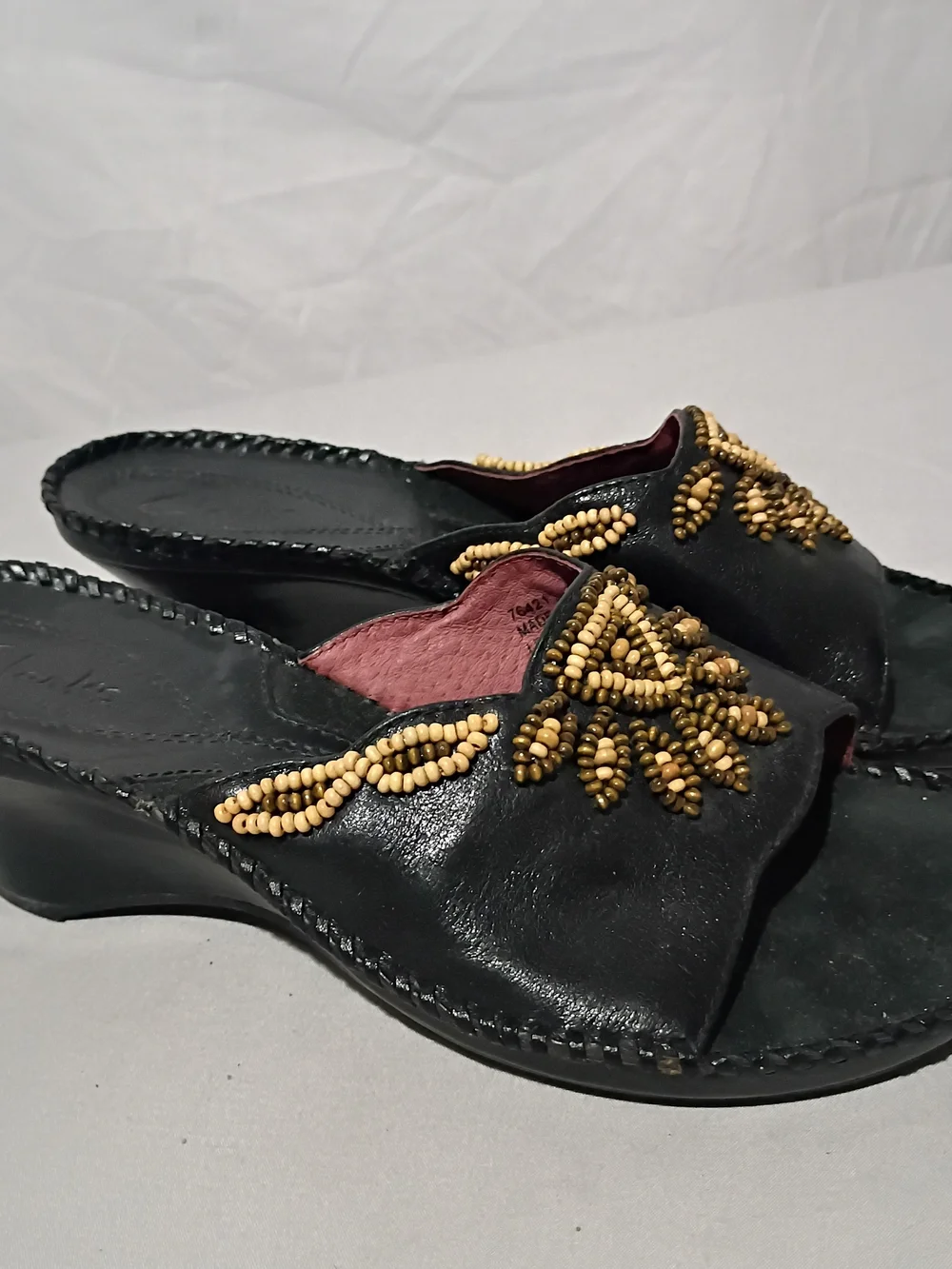Clarks Artisan Black Leather Beaded Slip On Sandal Small Wedge 7M